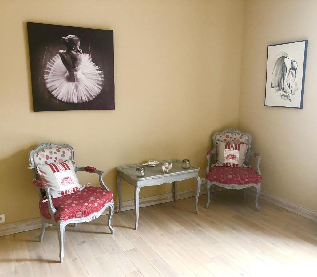 Ecole De Mathuna De Marigny Brizay Экстерьер фото